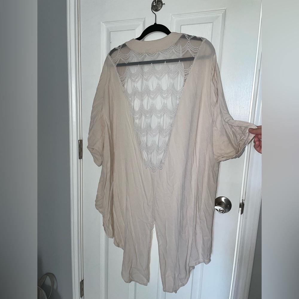 Kimono sand color with design!